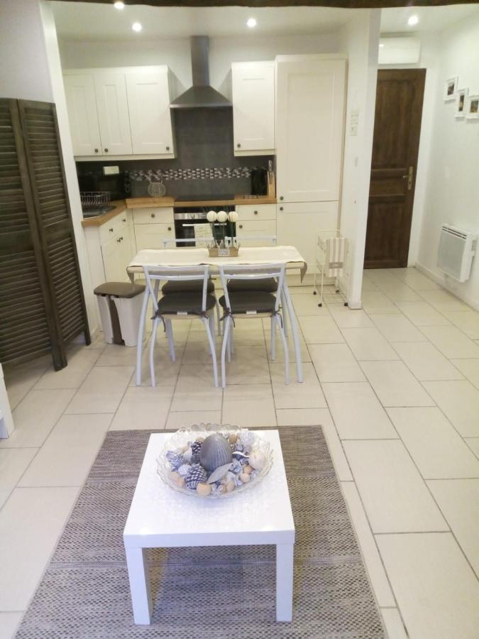 Maison De L'Amour Apartment Chardonnay Assignan Экстерьер фото